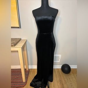 Next/Up Body-Con Strapless Velvet Gown W/ High Slit Sz 9/10 NWT